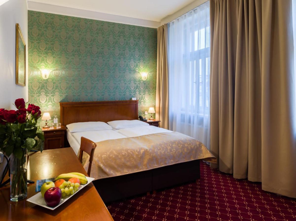 Hotel St George - Czech Leading Hotels Praha Bagian luar foto