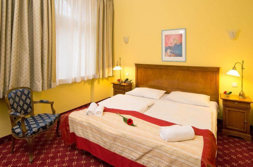 Hotel St George - Czech Leading Hotels Praha Bagian luar foto